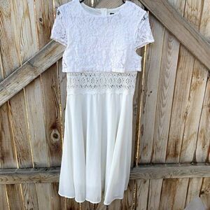 Boohoo dress short sleeve below knee lace size 8